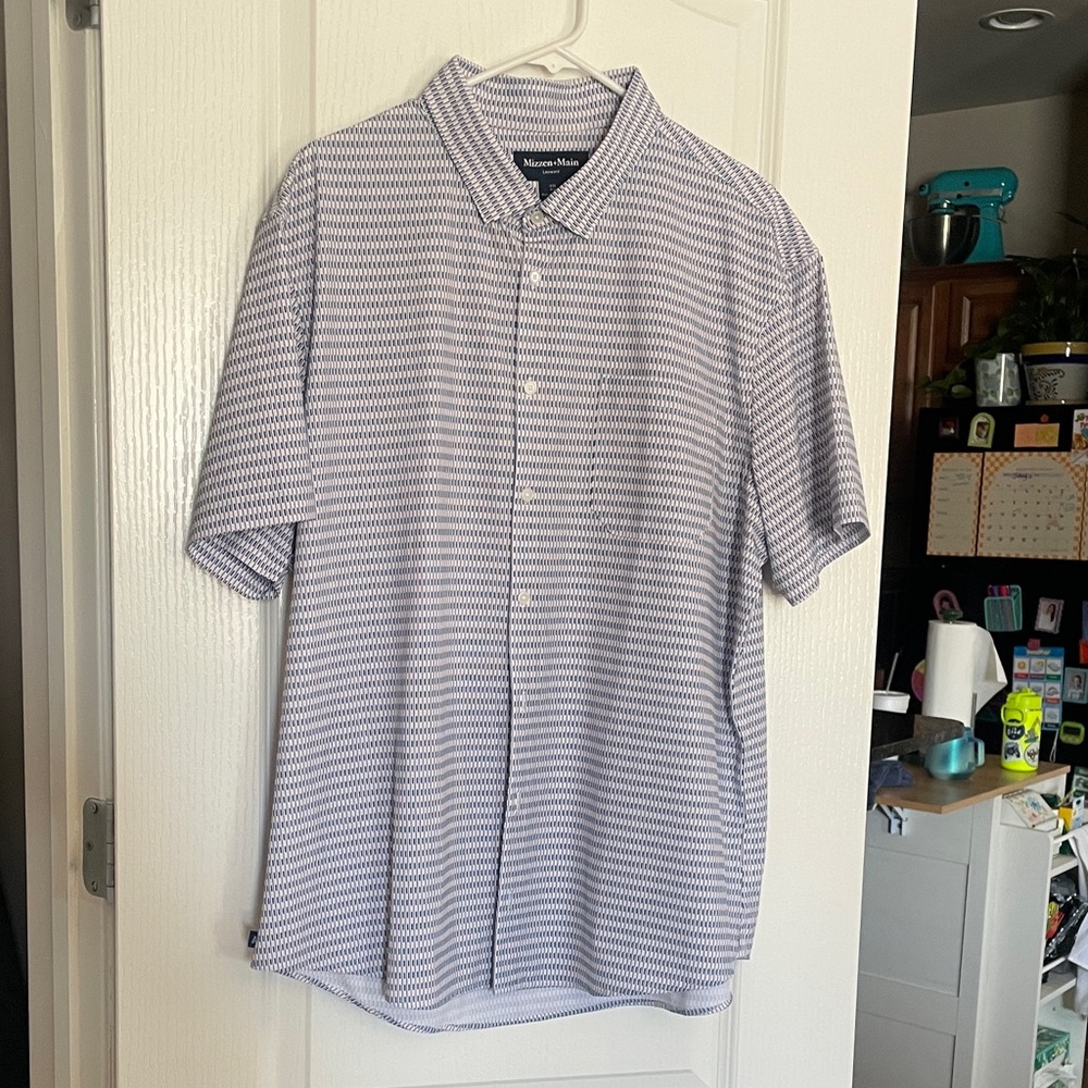 Mizzen+Main Navy and White Striped Shirt